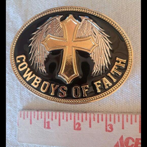 Montana Silversmiths Belt Buckle "Cowboys of Faith" w/ gold cross & trim Wings - Picture 5 of 6